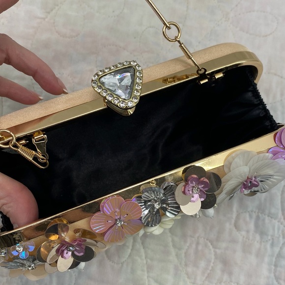 Floral Beaded Embellished Cream and Pink Clutch with Gold handle and chain. - Picture 4 of 16